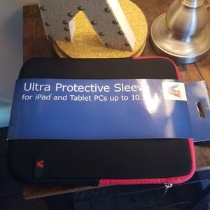 Padded black and red 10" ipad or tablet case